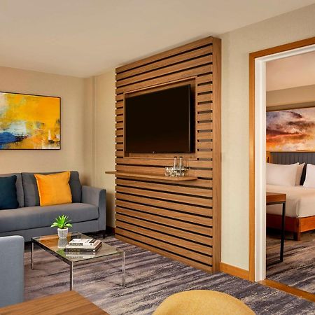 Doubletree By Hilton Lincoln Hotel Buitenkant foto