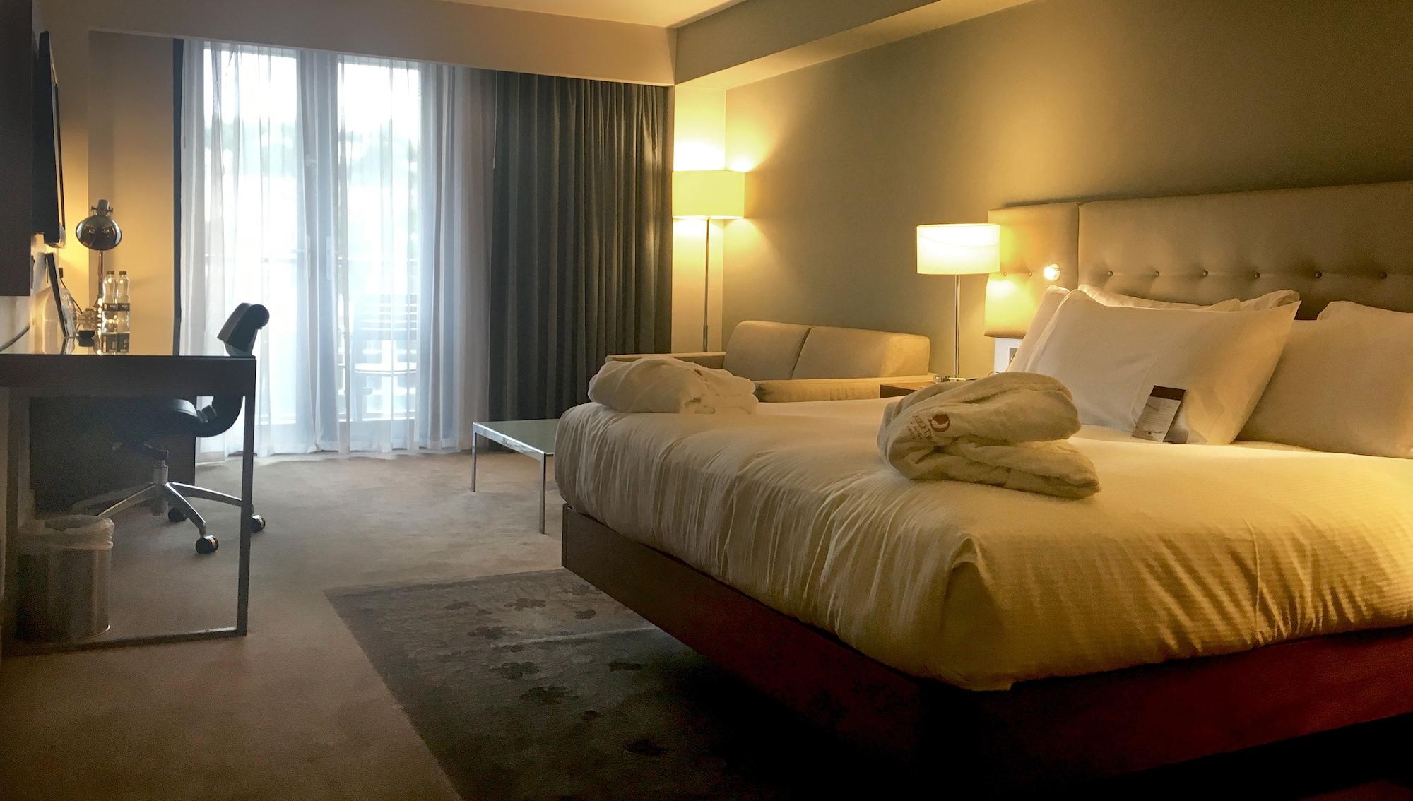 Doubletree By Hilton Lincoln Hotel Buitenkant foto