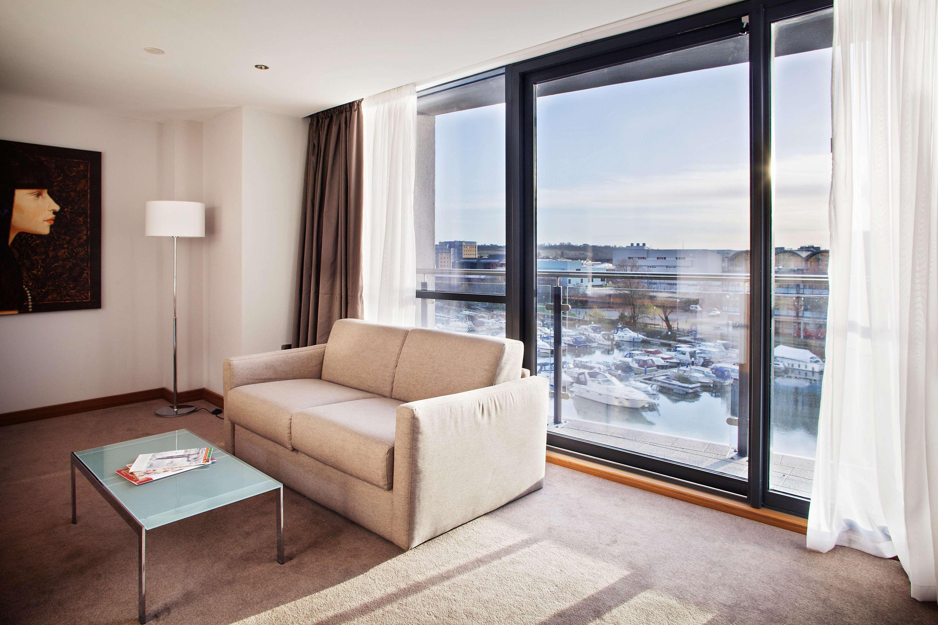 Doubletree By Hilton Lincoln Hotel Buitenkant foto