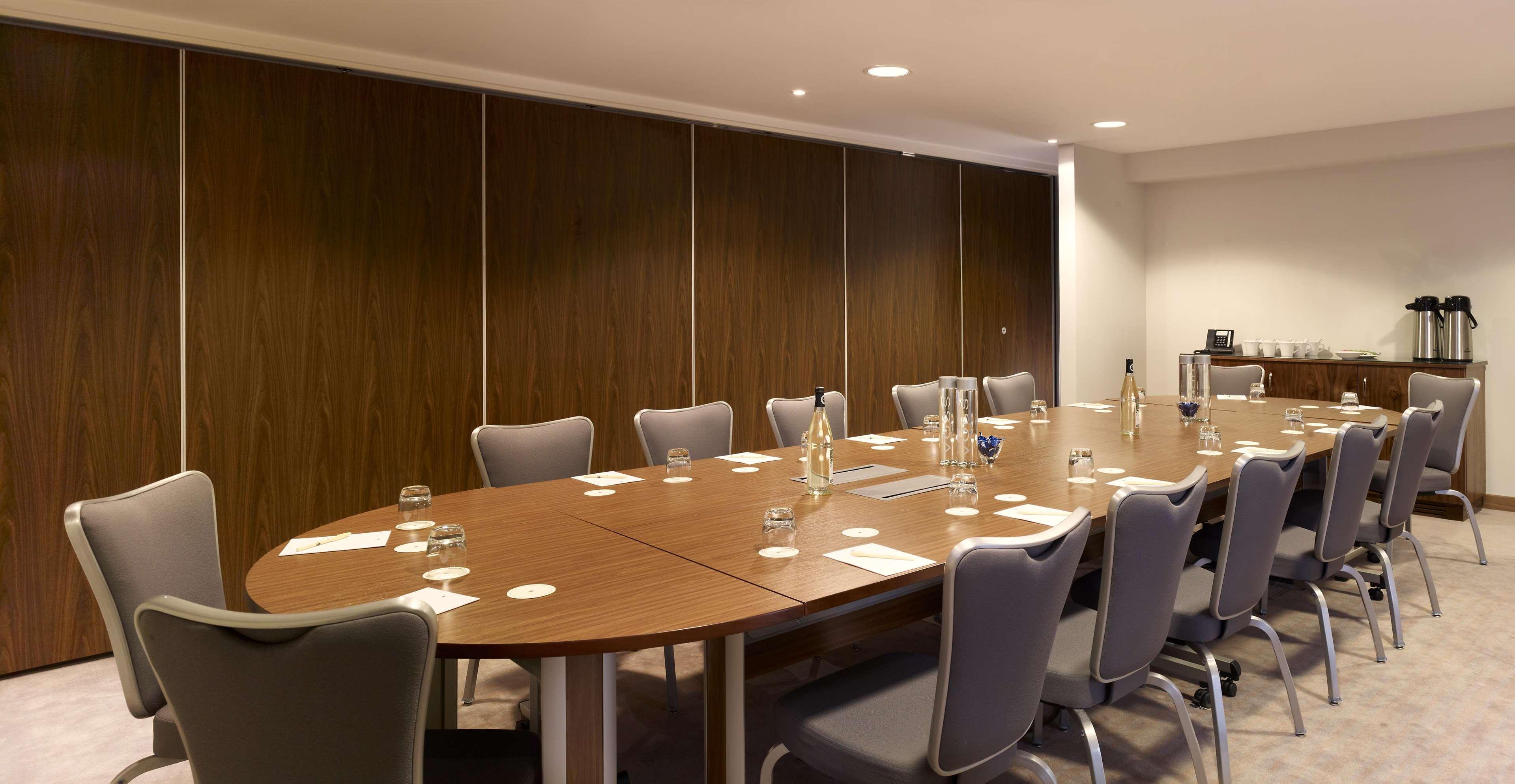 Doubletree By Hilton Lincoln Hotel Zakenleven foto
