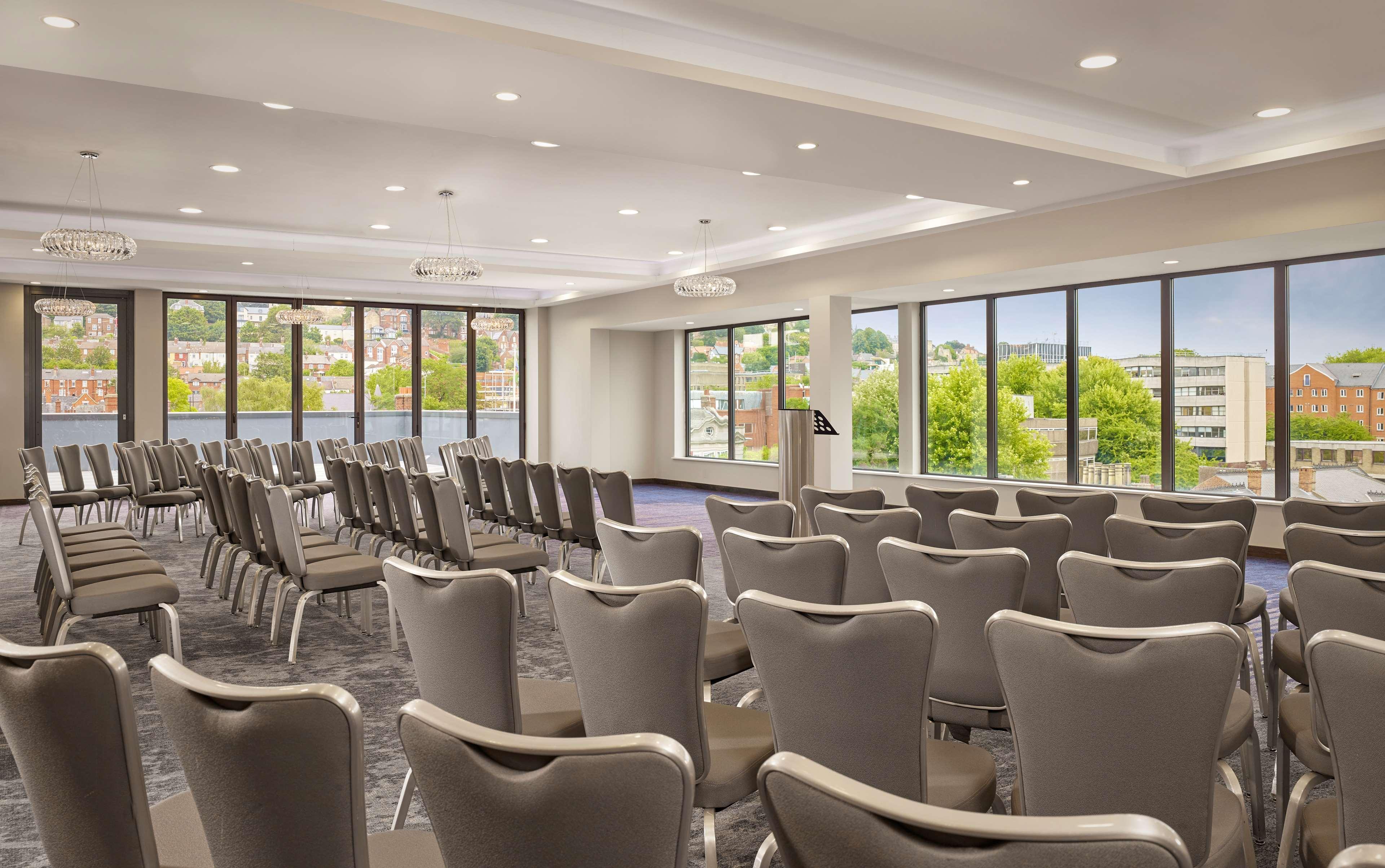 Doubletree By Hilton Lincoln Hotel Buitenkant foto