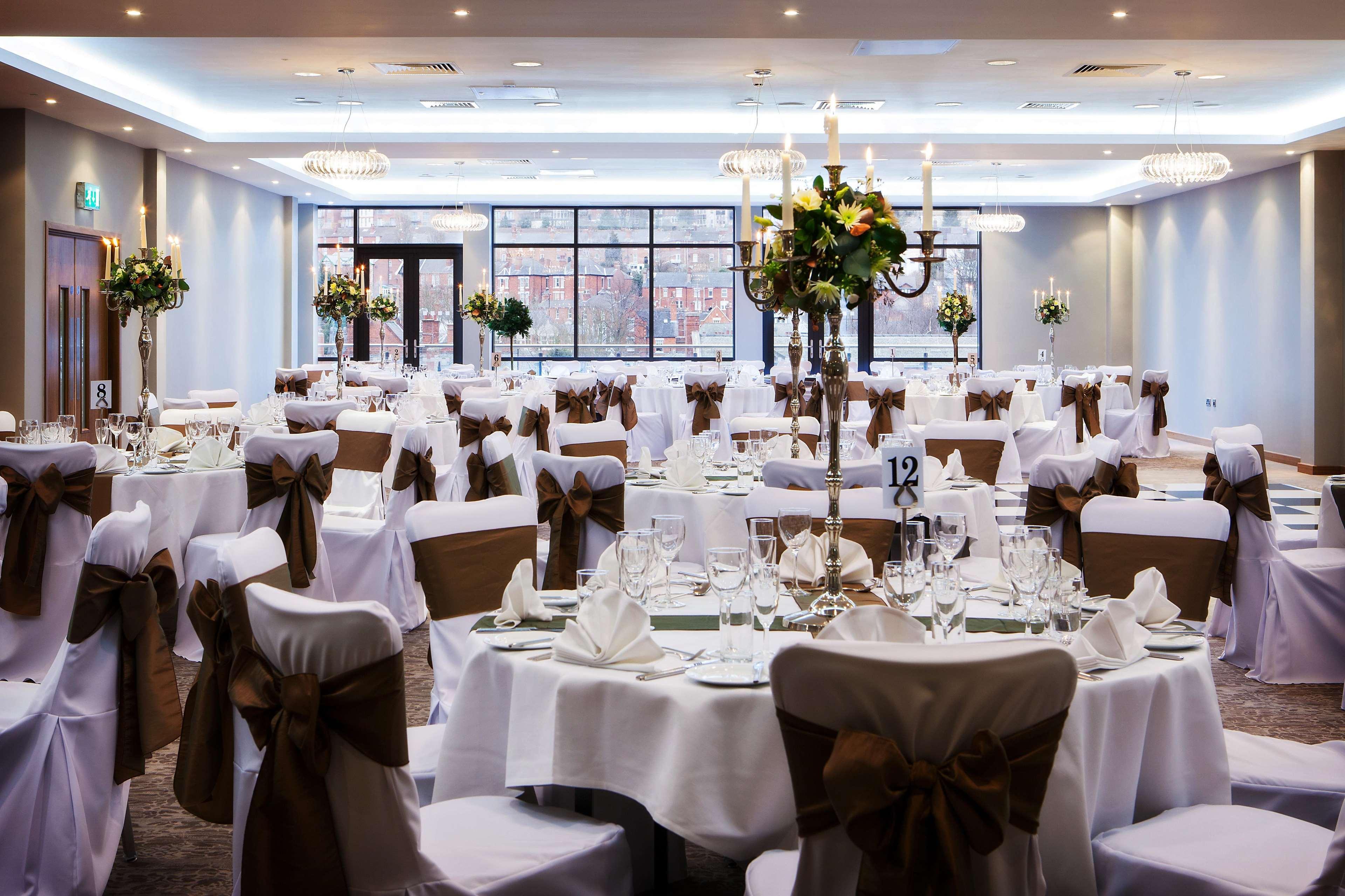 Doubletree By Hilton Lincoln Hotel Buitenkant foto