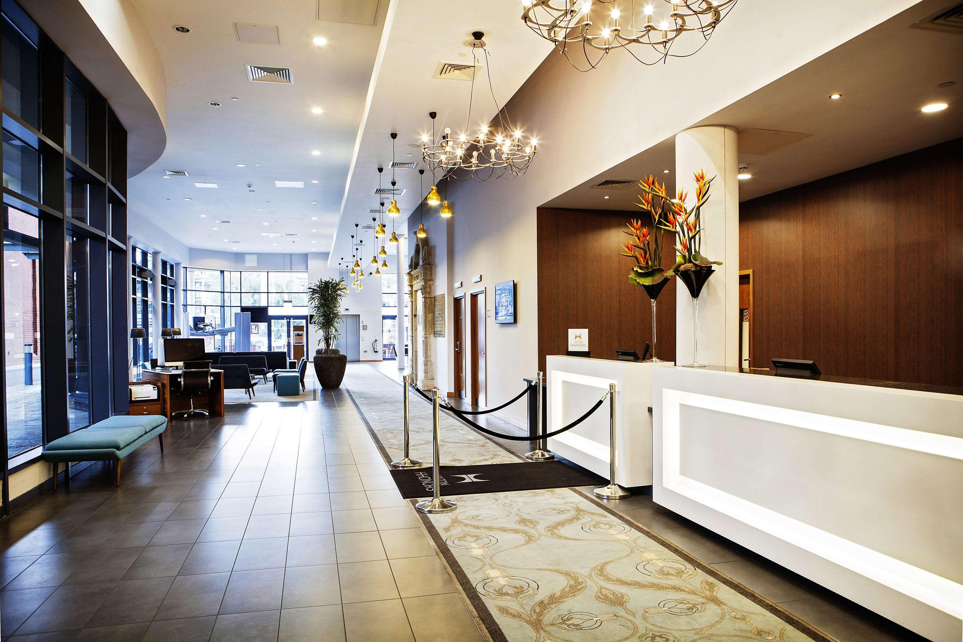 Doubletree By Hilton Lincoln Hotel Buitenkant foto