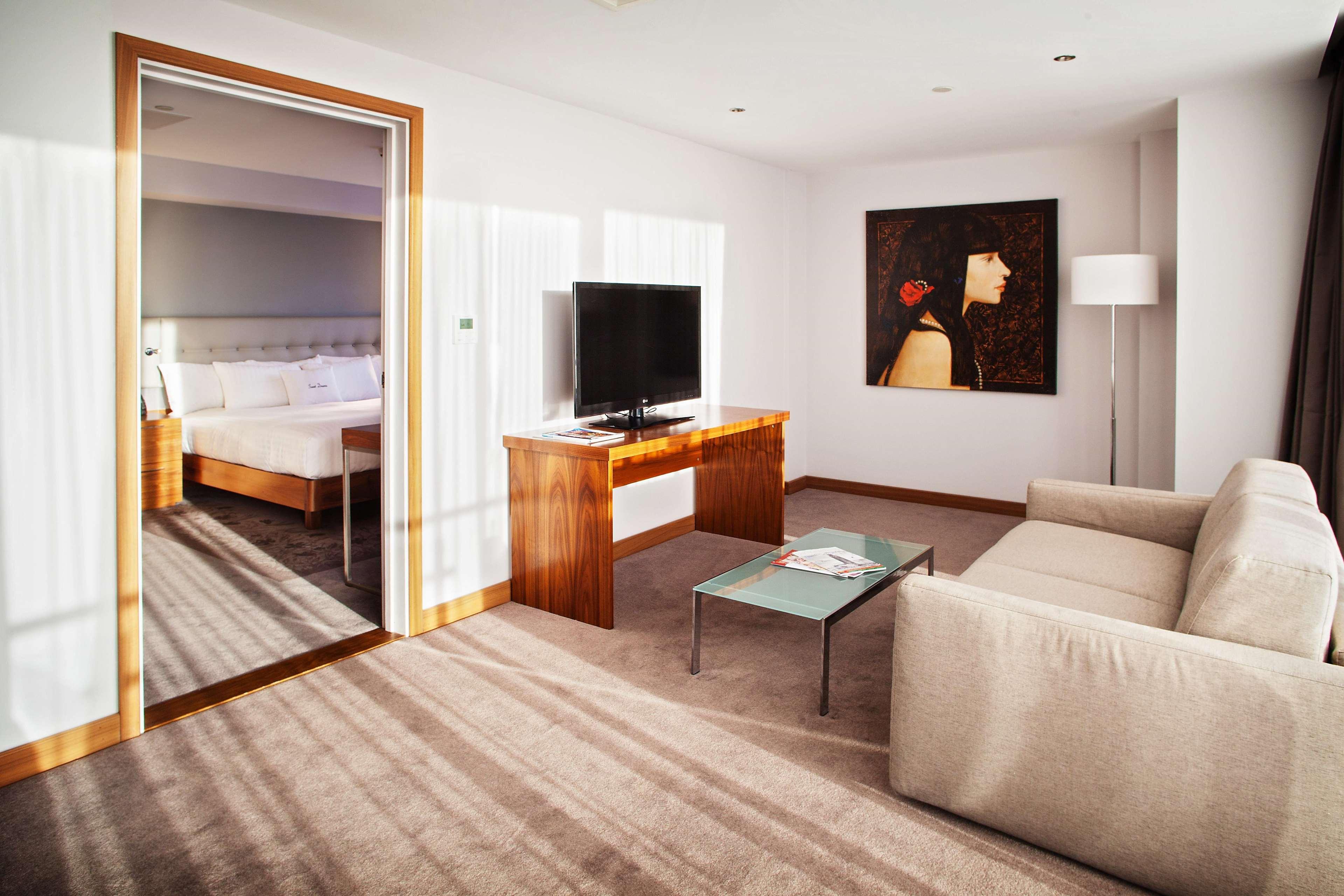 Doubletree By Hilton Lincoln Hotel Buitenkant foto