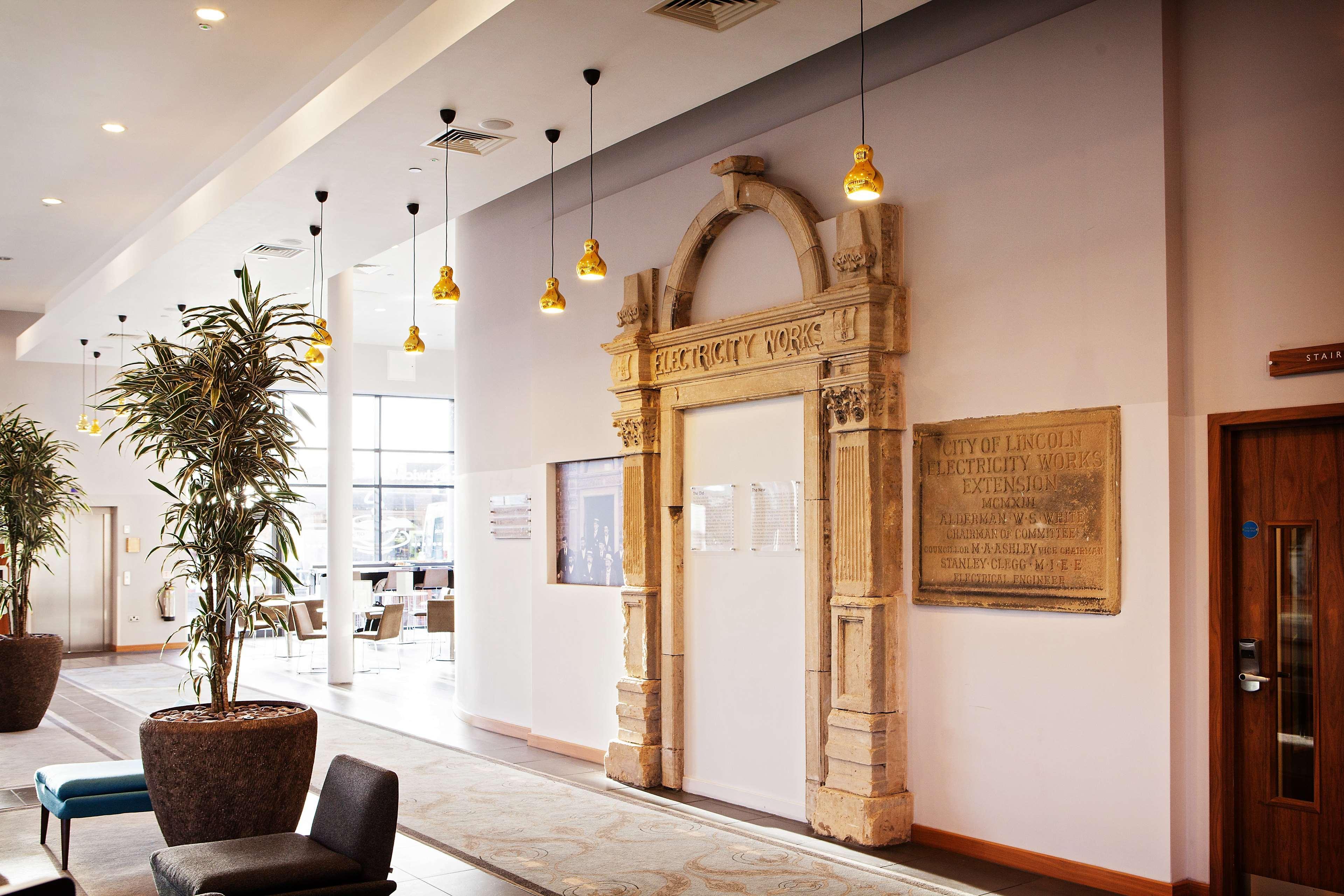 Doubletree By Hilton Lincoln Hotel Buitenkant foto