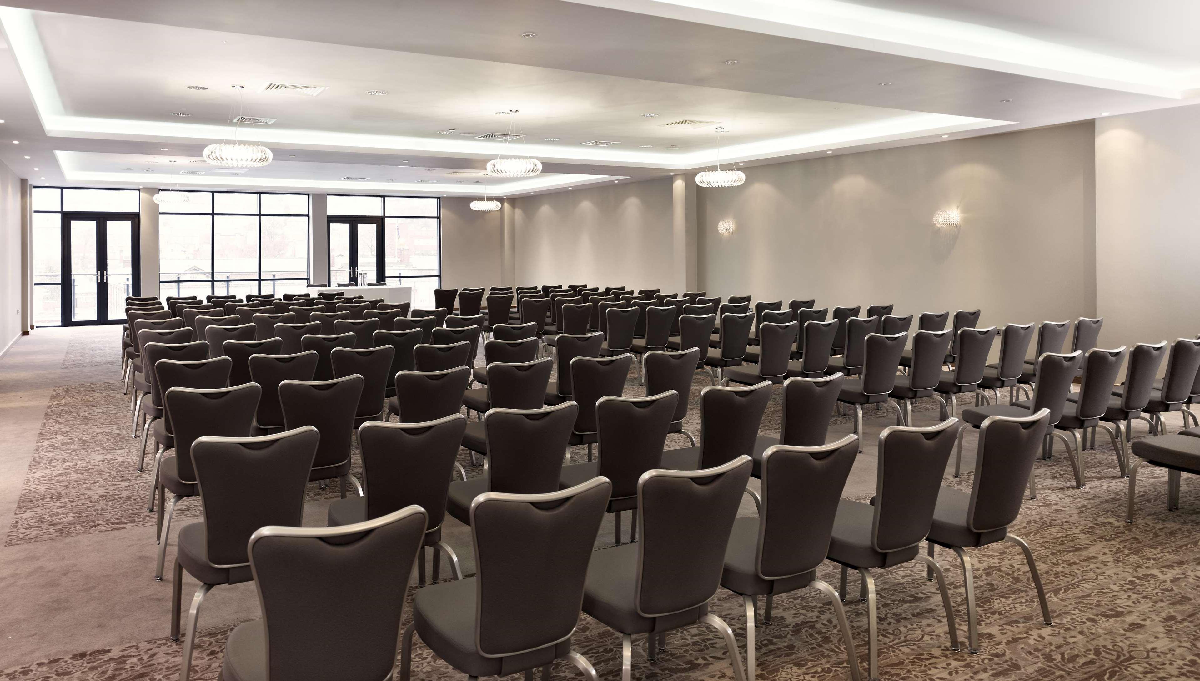 Doubletree By Hilton Lincoln Hotel Zakenleven foto