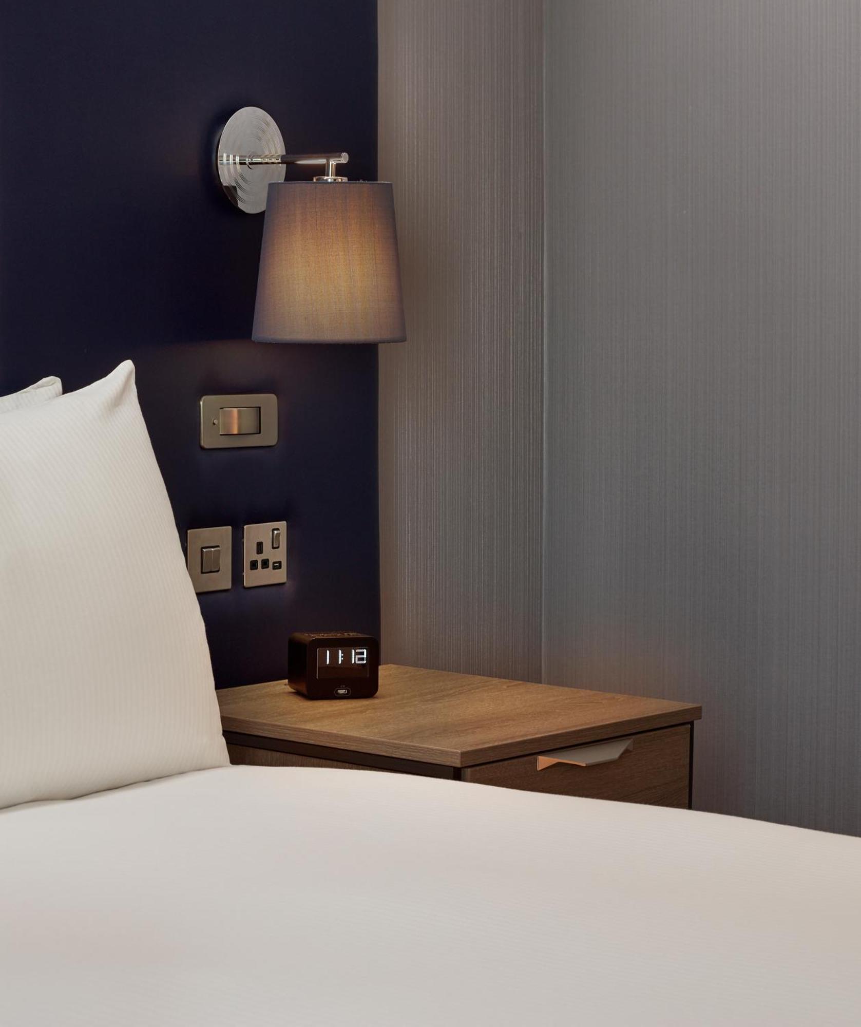 Doubletree By Hilton Lincoln Hotel Buitenkant foto