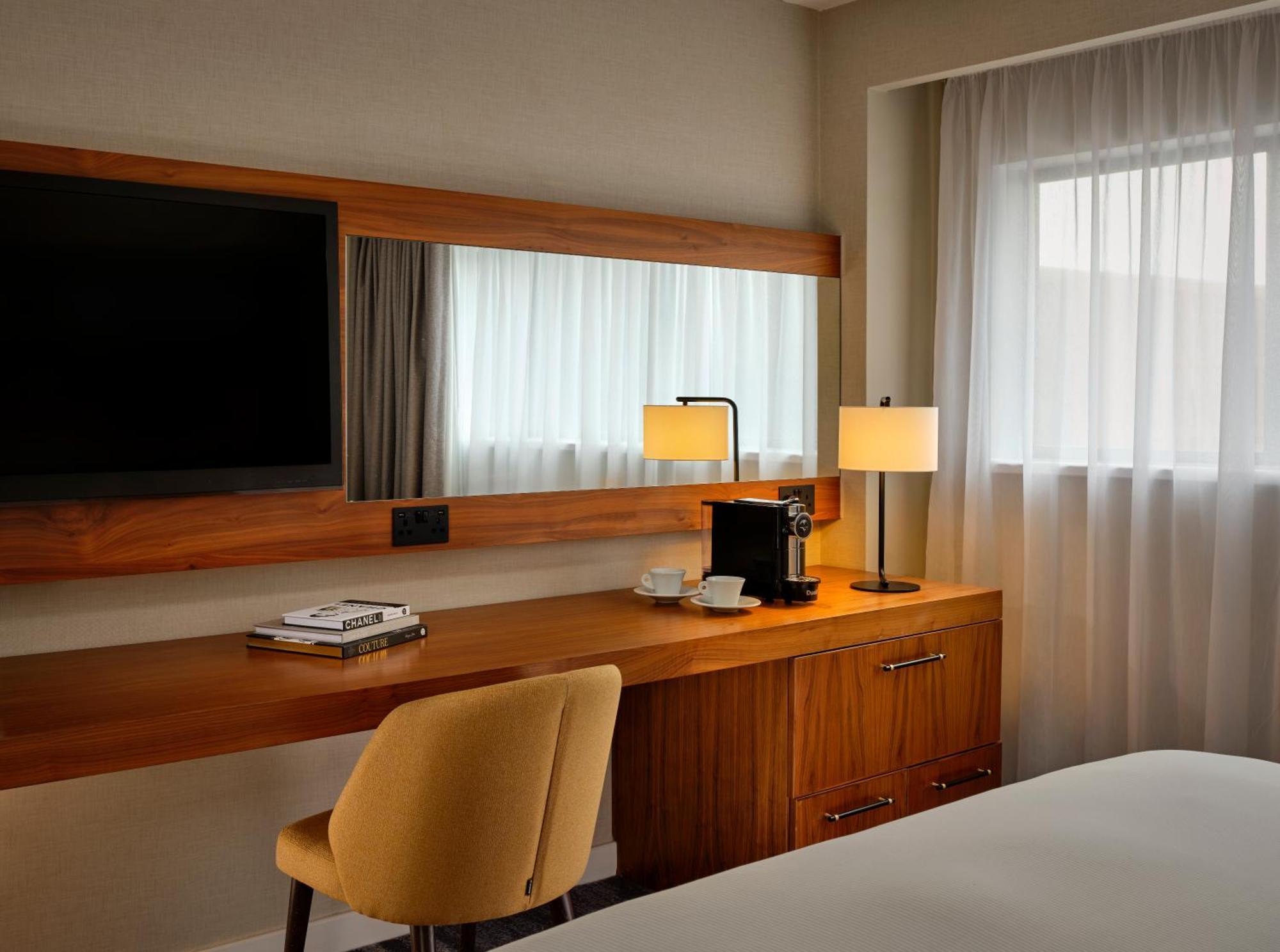 Doubletree By Hilton Lincoln Hotel Buitenkant foto