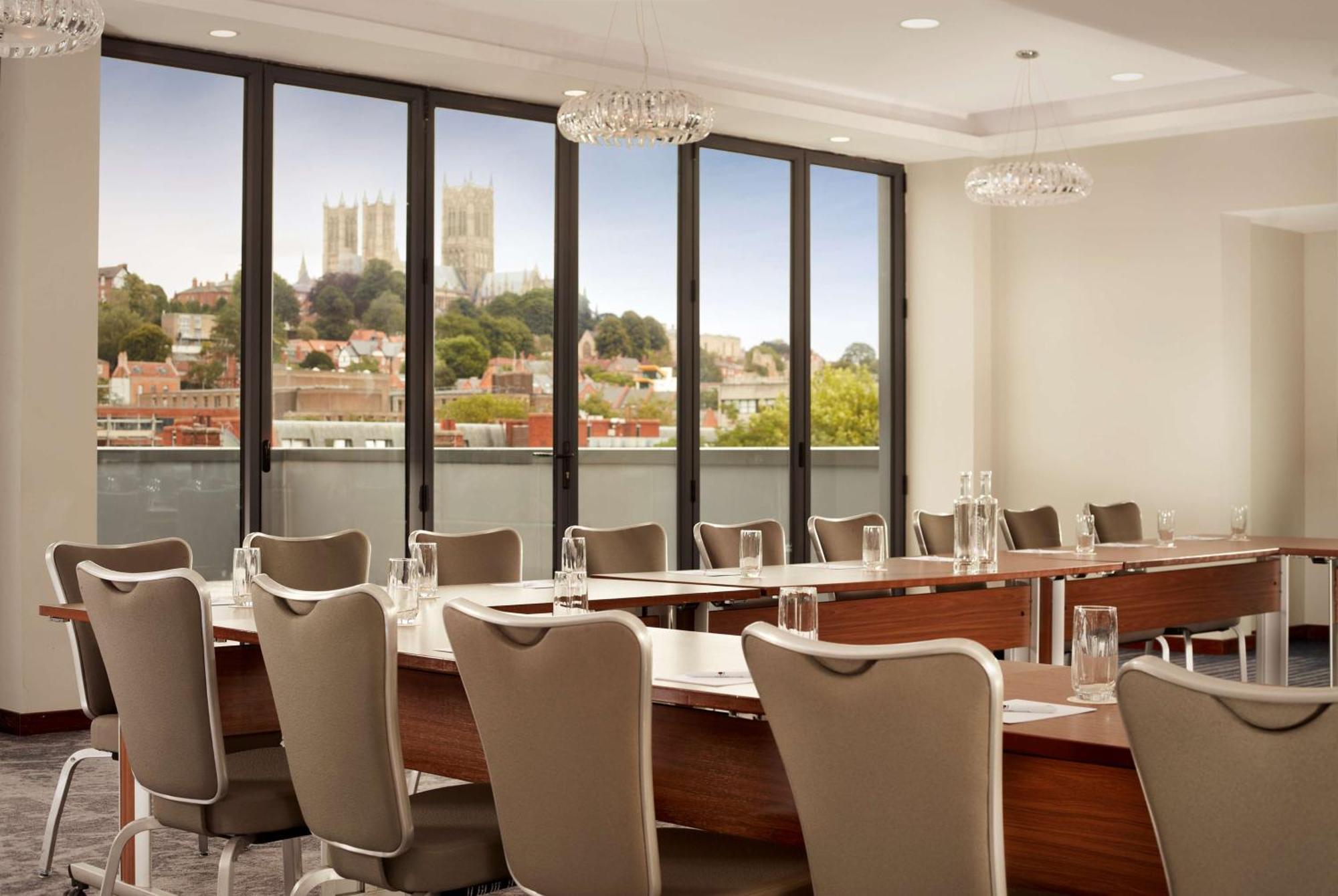 Doubletree By Hilton Lincoln Hotel Buitenkant foto