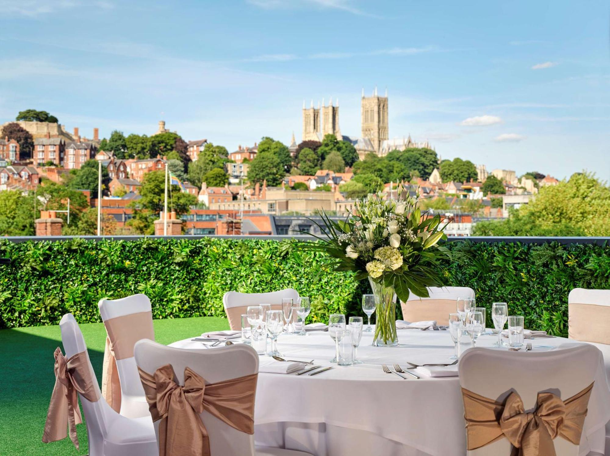 Doubletree By Hilton Lincoln Hotel Buitenkant foto