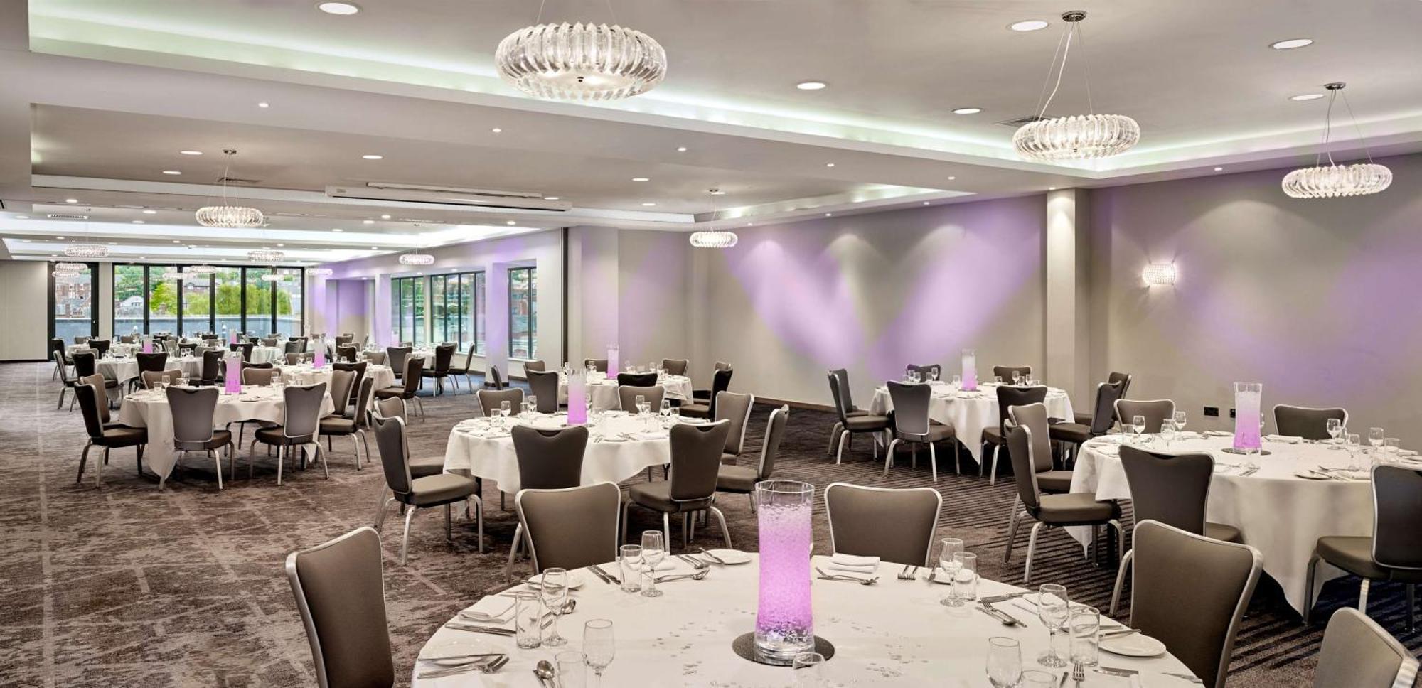 Doubletree By Hilton Lincoln Hotel Buitenkant foto