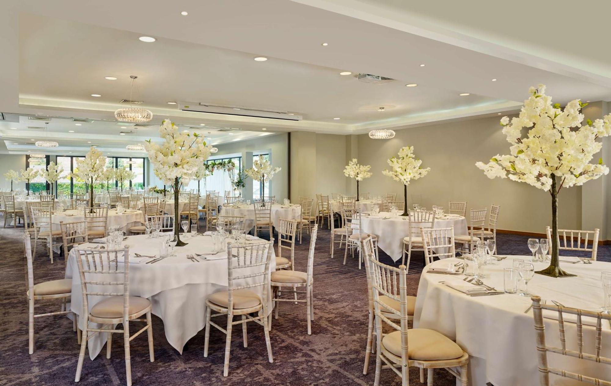 Doubletree By Hilton Lincoln Hotel Buitenkant foto