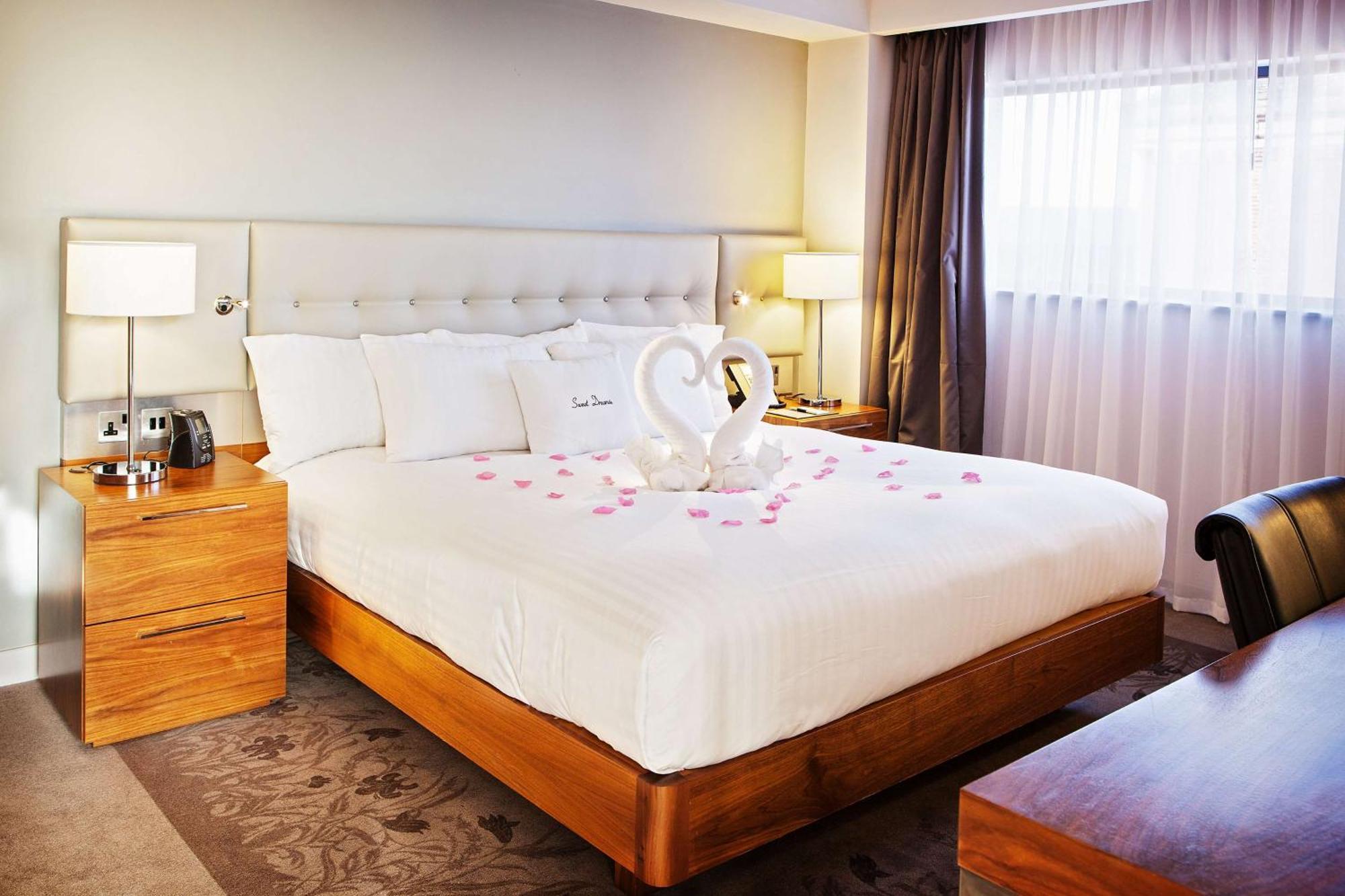 Doubletree By Hilton Lincoln Hotel Buitenkant foto