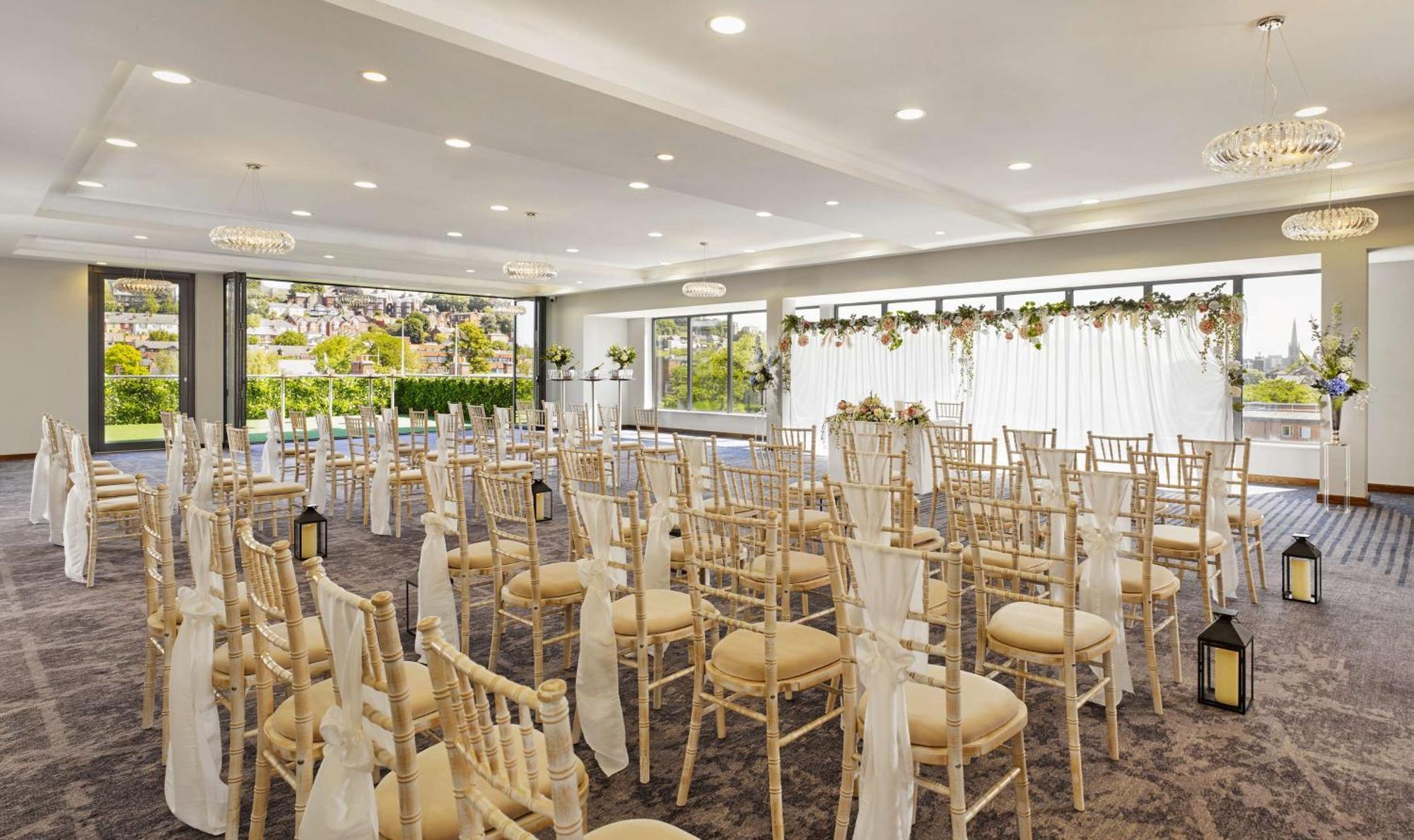 Doubletree By Hilton Lincoln Hotel Buitenkant foto