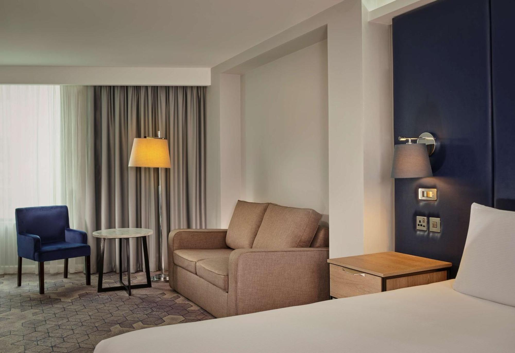 Doubletree By Hilton Lincoln Hotel Buitenkant foto