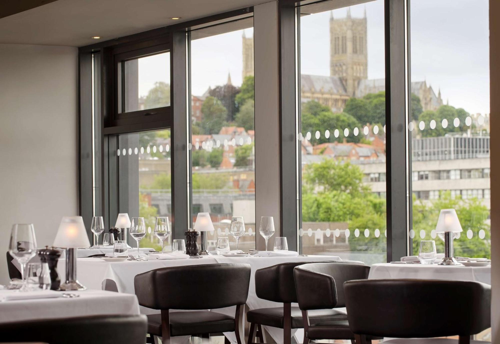 Doubletree By Hilton Lincoln Hotel Buitenkant foto