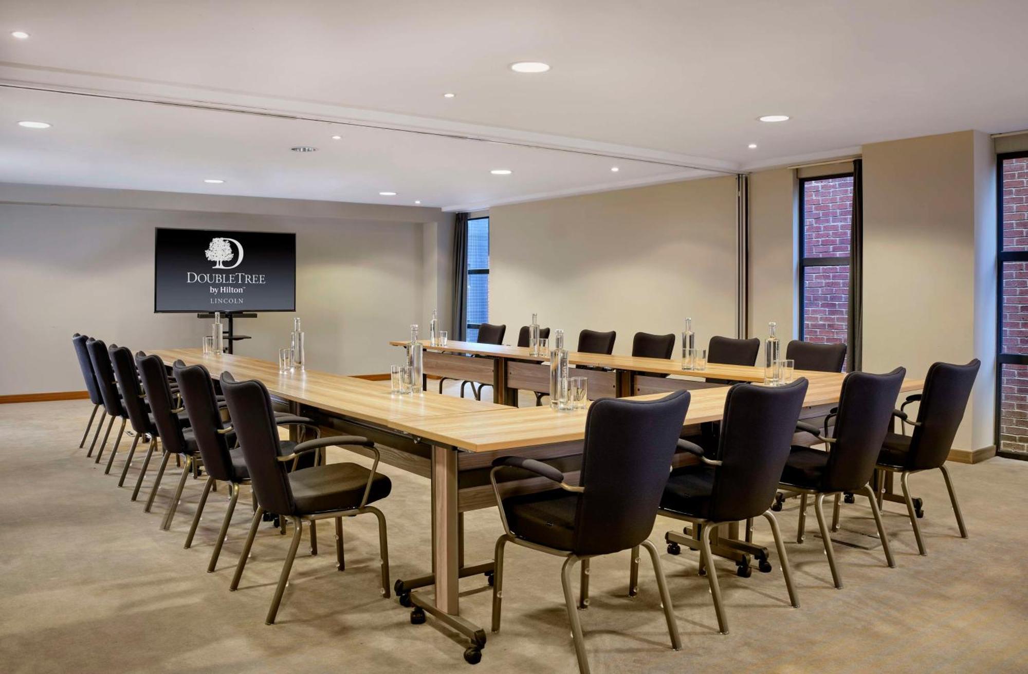 Doubletree By Hilton Lincoln Hotel Buitenkant foto