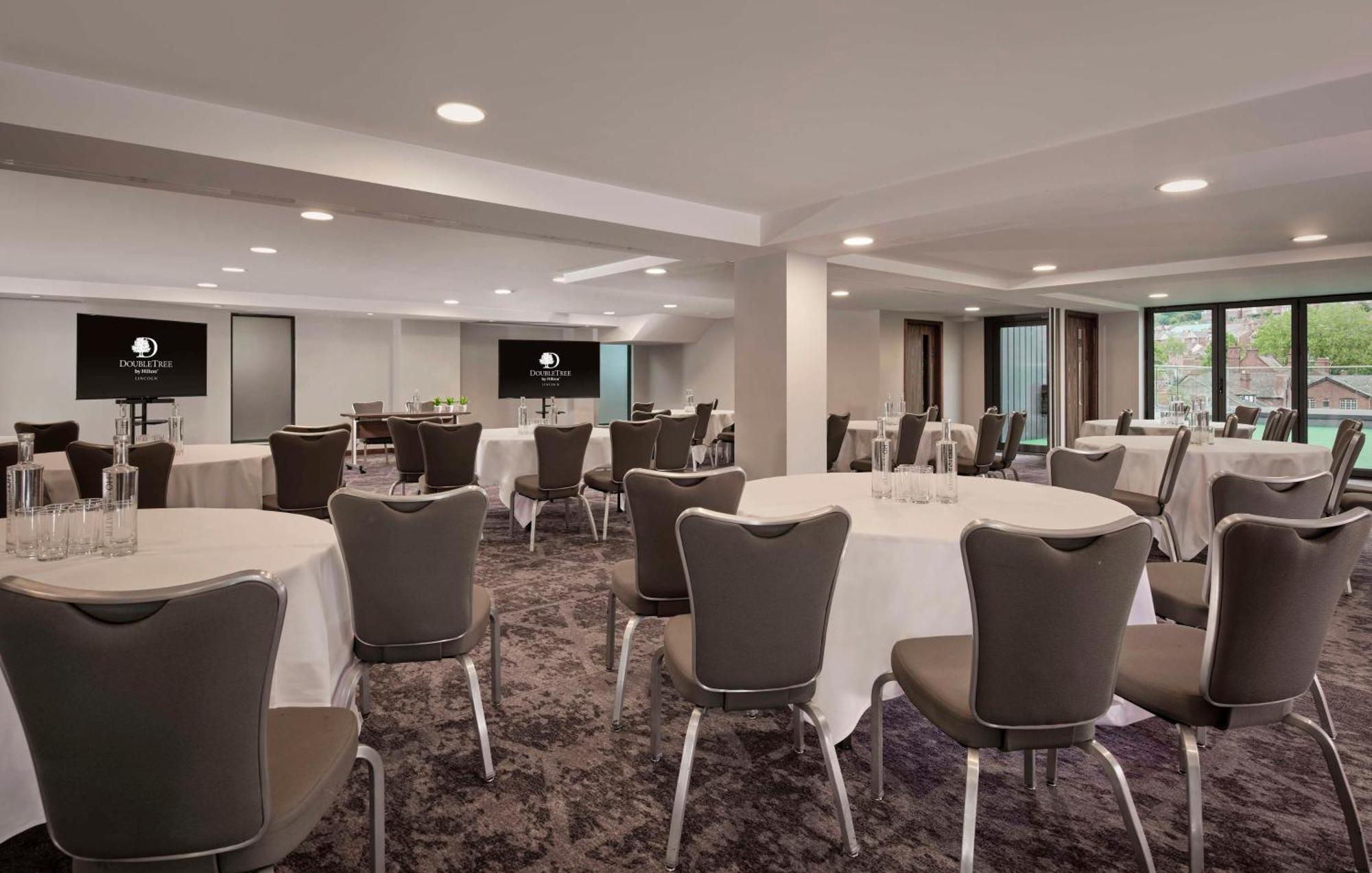 Doubletree By Hilton Lincoln Hotel Buitenkant foto